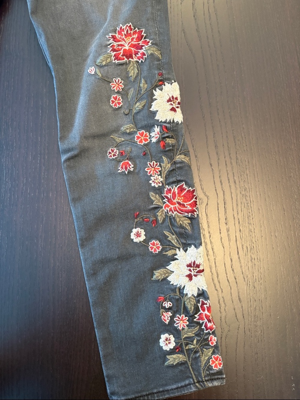 Embroidered Floral Washed Black Women’s Jeans - Picture 4 of 5